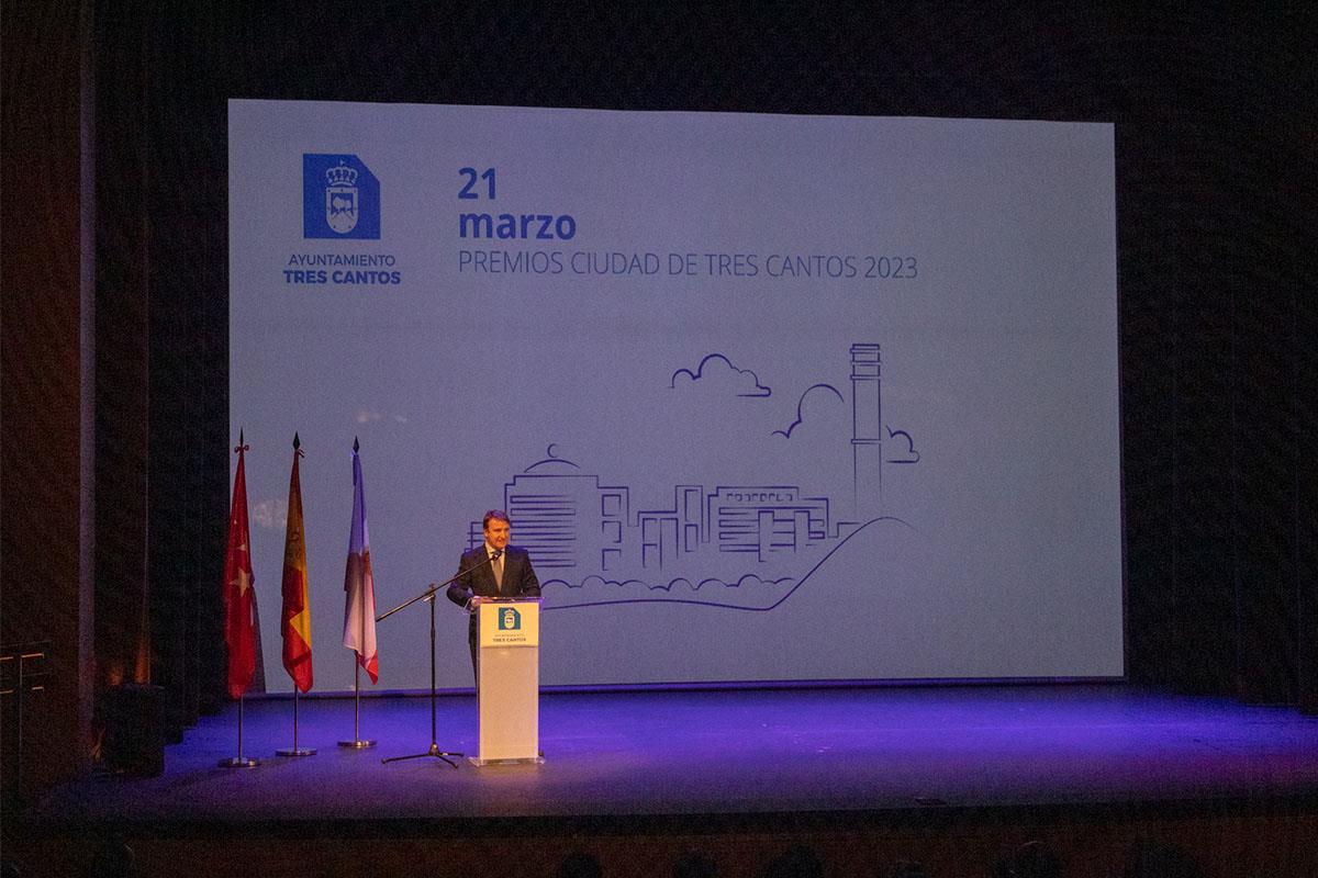 La Alcaldía reconoce la labor de ocho entidades y personas tricantinas