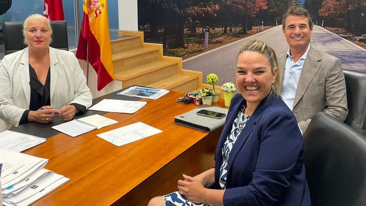 La alcaldesa se reúne con la Dirección General de Carreteras