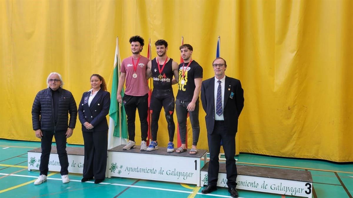 Más de 400 deportistas se han dado cita en el polideportivo del municipio 