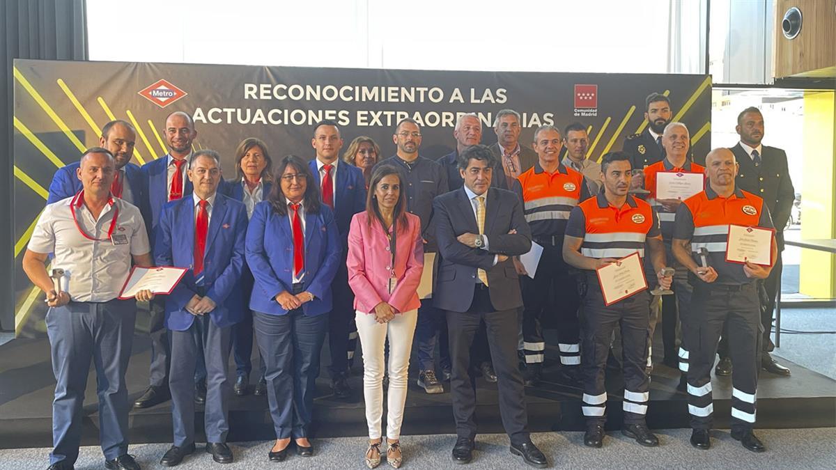 La extinción de un incendio o la asistencia de un parto son algunos de sus rescates