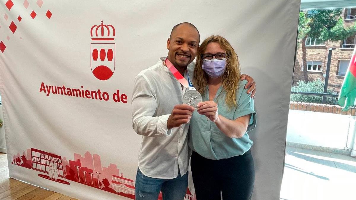 El olímpico ha sido felicitado por Raquel Rodríguez y Jesús Santos