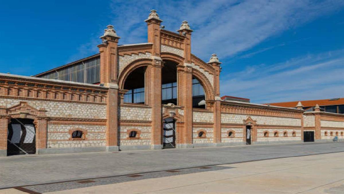 La pieza audiovisual invita a reflexionar sobre el papel de la inteligencia artificial en una sociedad posthumana y el potencial creativo de las máquinas
