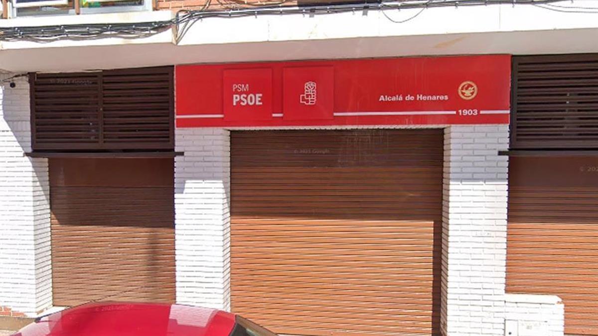 La presidenta responde a las acusaciones de una parte de la militancia socialista que denuncia "bloqueo interno" en el partido