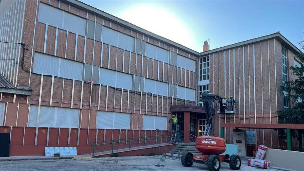 Se incluye la instalación de placas solares y la plantación de más árboles