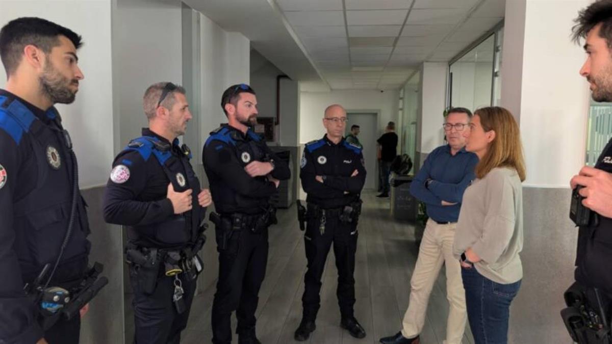 Los agentes de mañana de la Policía Local doblaron turno junto a los compañeros de la tarde y de la noche