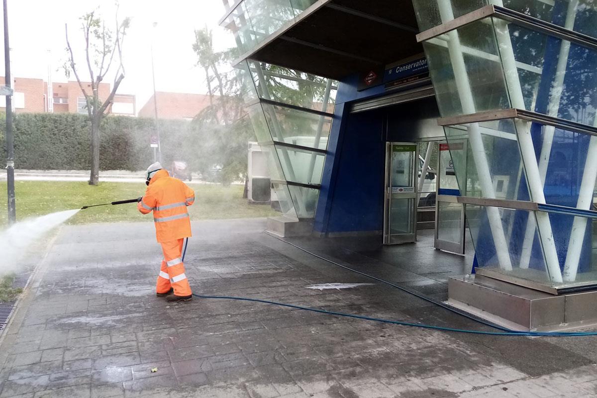 Se han realizado 5.000 intervenciones especiales de desinfección y se han baldeado 3.848 km de calles y vías hasta el momento