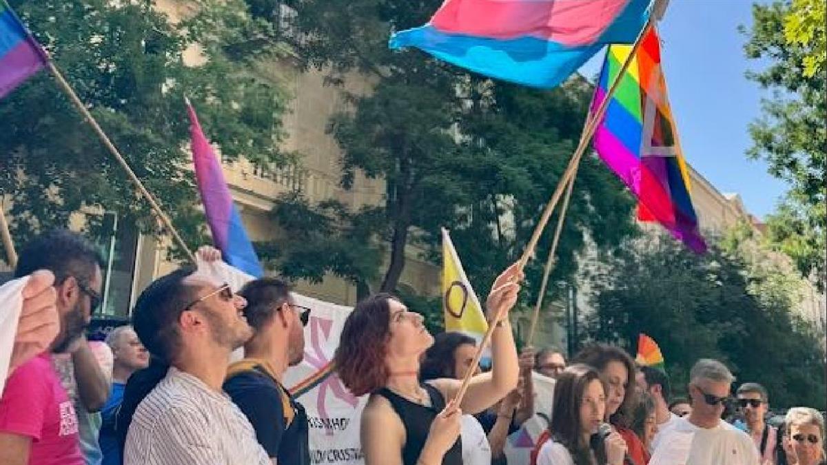 El edil socialista condena las políticas del dirigente Víctor Orbán en dicho país