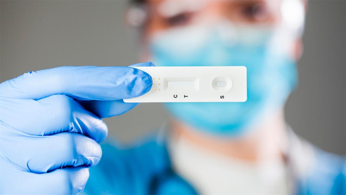 Sánchez ha anunciado que llegarán a España más de 300.000 dosis del tratamiento antiviral de Pfizer