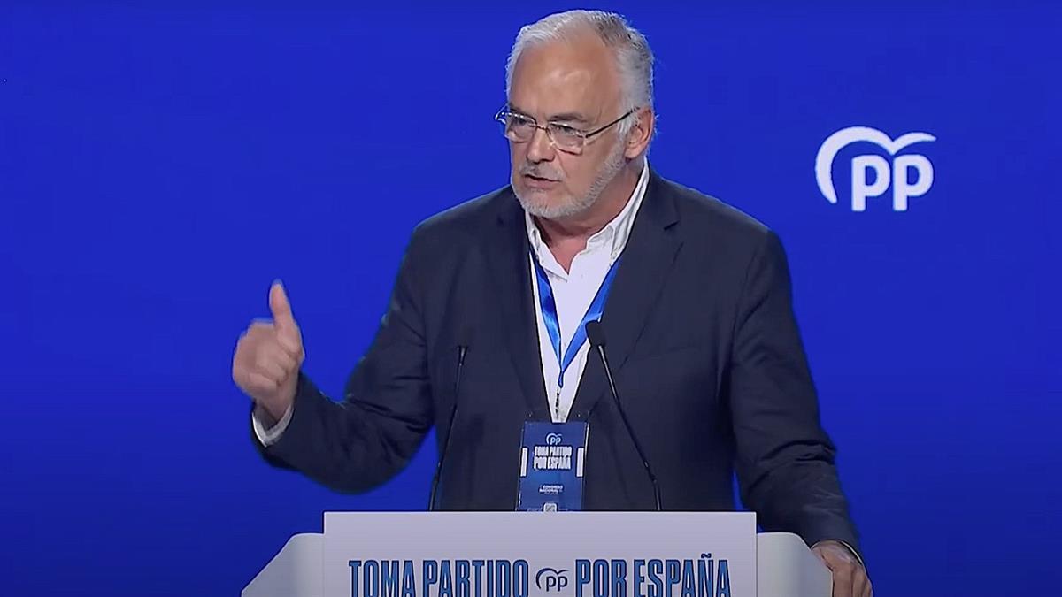 El portavoz del PP en el Parlamento Europeo defiende el papel del mismo frente al 'iliberalismo'