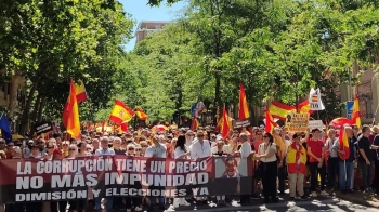 Una gran manifestación recorre las calles de Madrid con una meta clara: La Moncloa