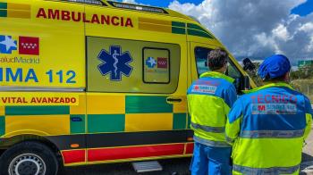 Los bomberos consiguen rescatar a un hombre de 67 años en estado crítico