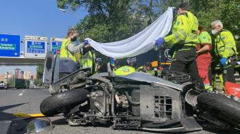 Un motorista de 64 años resulta herido tras colisionar con una furgoneta