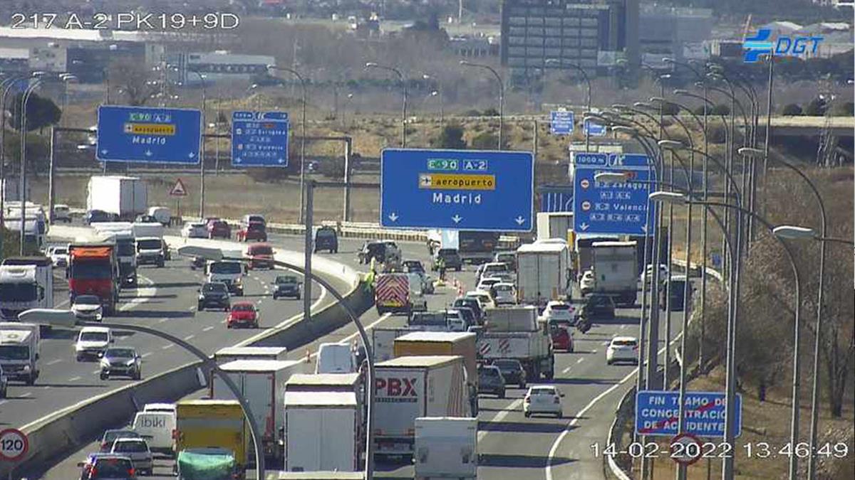 Se han tenido que cortar los tres carriles de la carretera debido a la envergadura del suceso