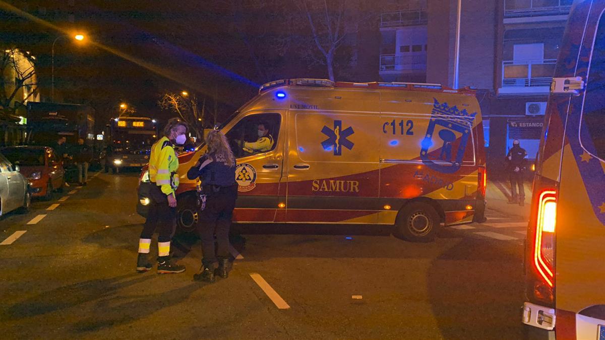 Un atropello múltiple deja heridos a tres jóvenes, uno de ellos grave