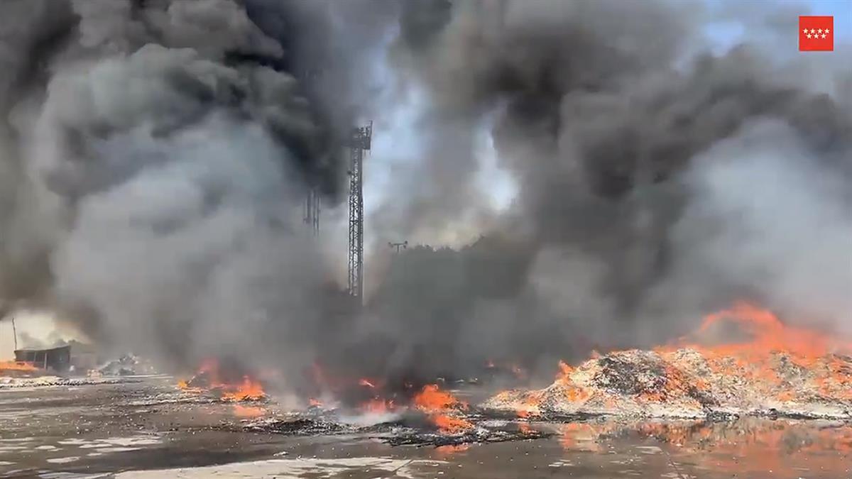 Hasta siete dotaciones de Bomberos han acudido para apagar el fuego