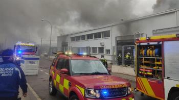 Se han necesitado hasta 15 dotaciones de bomberos para apagar el fuego