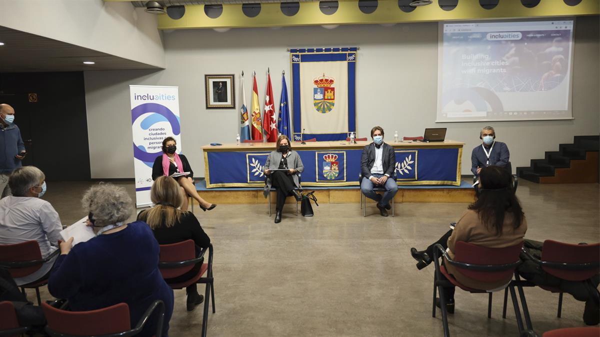 Una comisión del país heleno visita el municipio para contemplar su gestión 