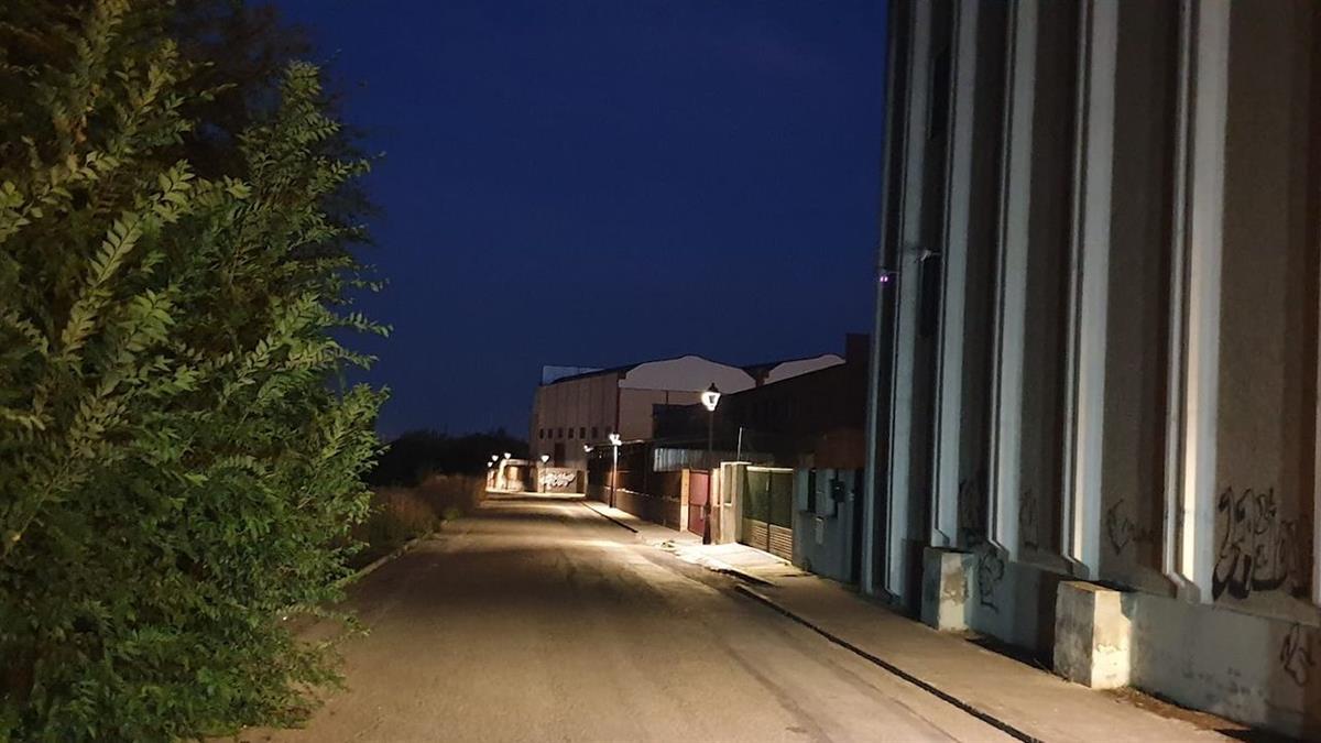 El alcalde ha explicado que el proceso de cambio de las farolas se extenderá hasta el mes de abril