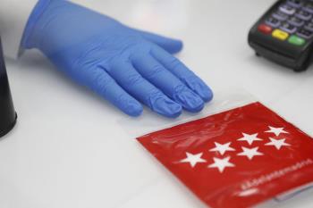 Lee toda la noticia 'Guantes y mascarillas al contenedor verde '