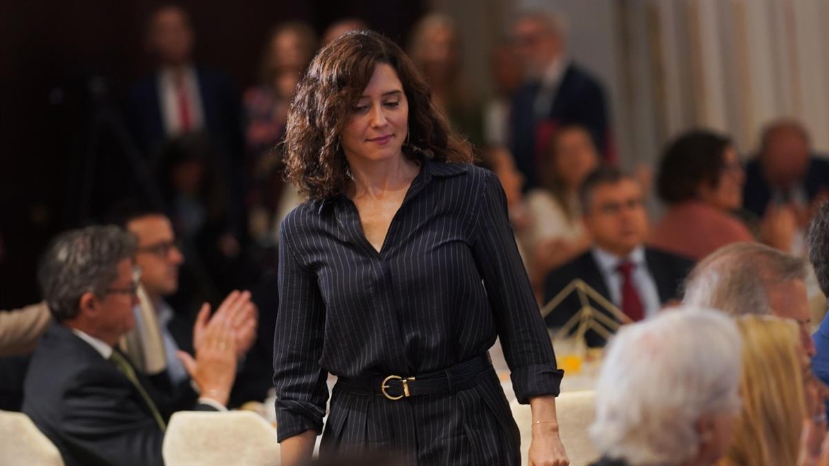 La presidenta anuncia convenios con otras regiones para mantener las tarifas para estudiantes y universitarios