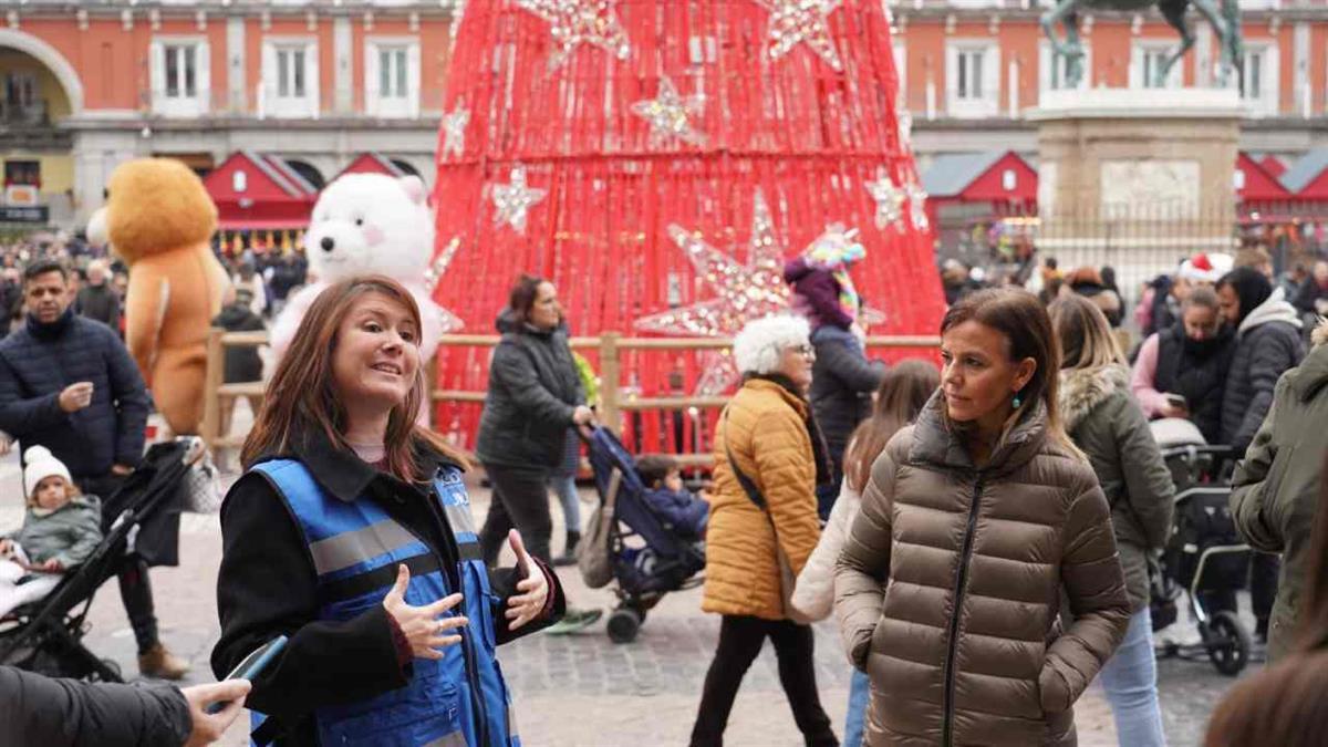 El programa tiene cuatro itinerarios, ‘Tradiciones Navideñas’; ‘El Ratoncito Pérez y Madrid’, ‘Leyendas, casas encantadas y luces en Navidad’ y ‘Compras típicas de Navidad’