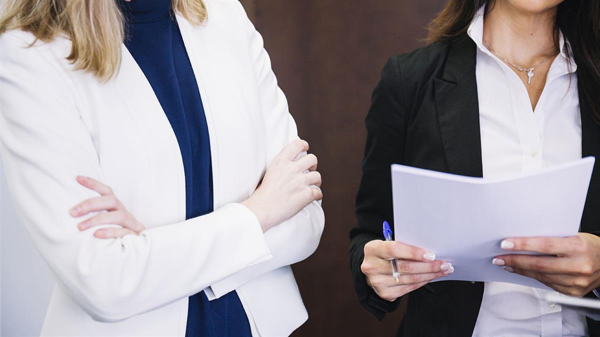 Las mujeres representan un 46 % del personal municipal y ocupan cerca del 60 % de los puestos directivos