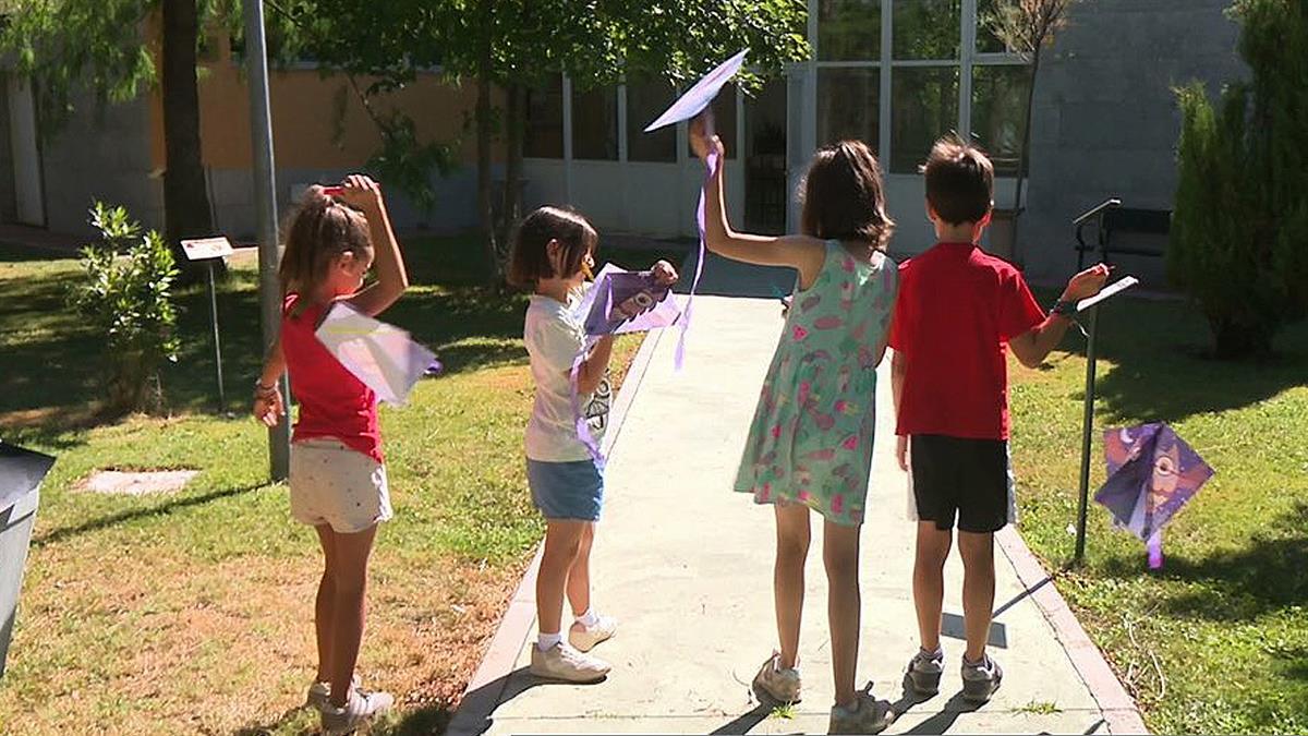 Una multitud de juegos y aprendizaje en plena Dehesa Boyal
