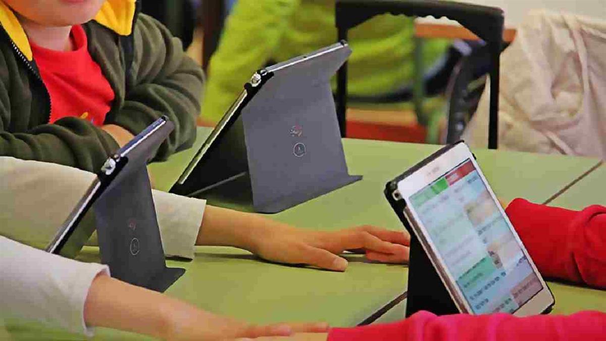 Se podrán generar contenidos personalizados para los alumnos para liberar a cada profesor de alrededor de 40 horas al año 