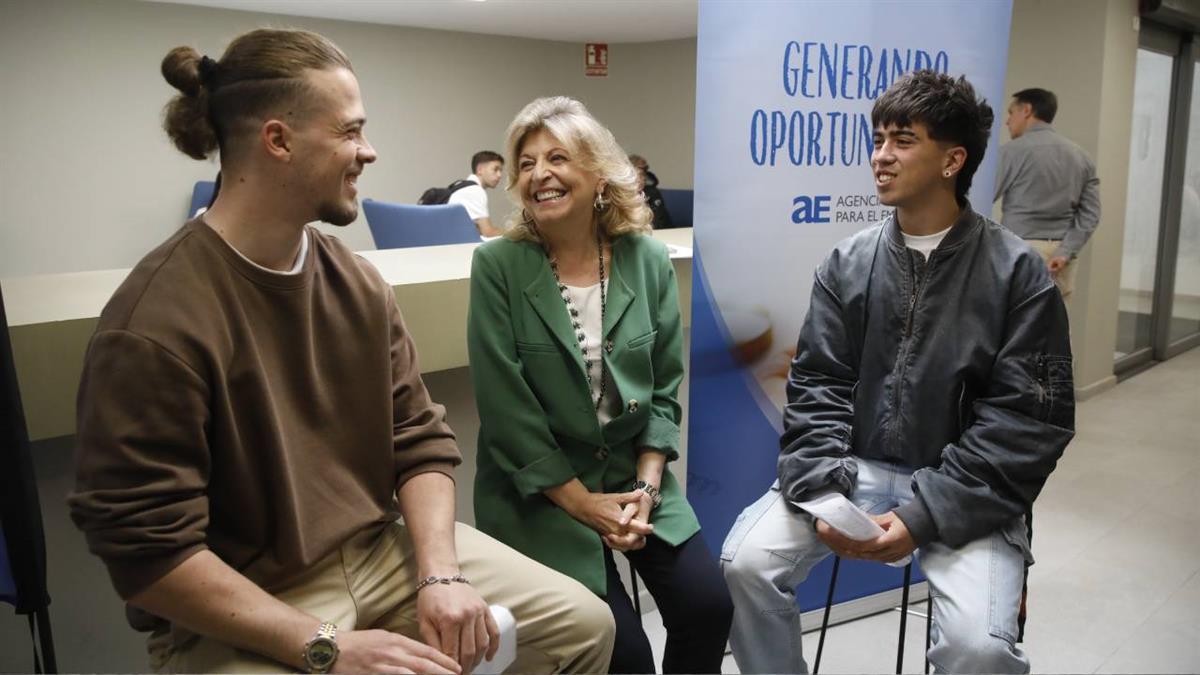 Para cubrir la campaña de verano de la empresa Decathlon