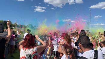 El pasado viernes los niños y jóvenes humanenses participaron en la fiesta del color