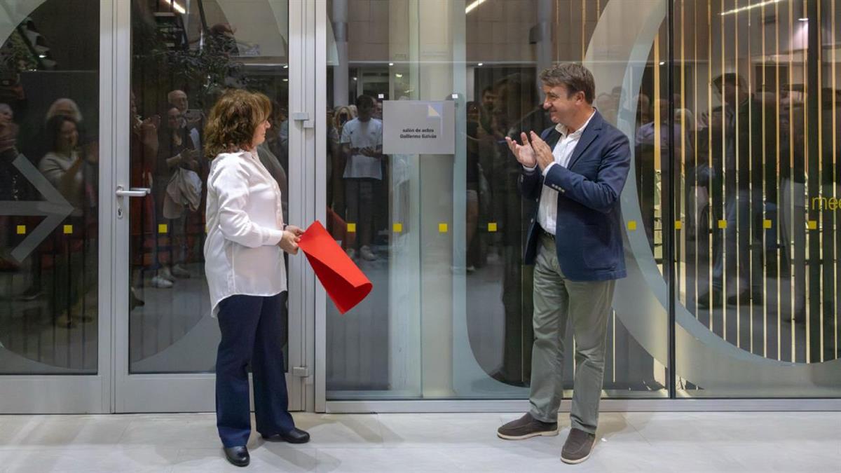 Se trata de un homenaje a la trayectoria del periodista y escritor