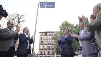 Almeida inauguró el pasado jueves la plazuela de Lina Morgan en recuerdo a la intérprete. Además, los chicos del coro hicieron honor a su música, cantando algunas canciones de la protagonista