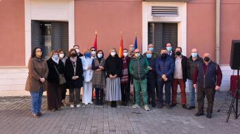 Los protagonistas han recibido un obsequio en reconocimiento a su prolongada vida laboral