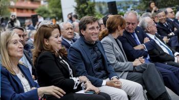 Madrid homenajea a los profesionales que dieron su vida durante la pandemia del Covid-19