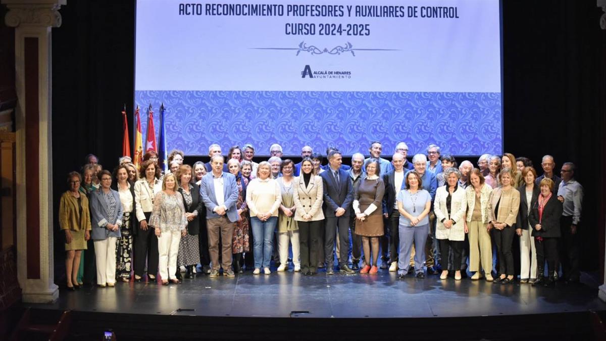 Judith Piquet ha presidido el acto en el Teatro Salón Cervantes