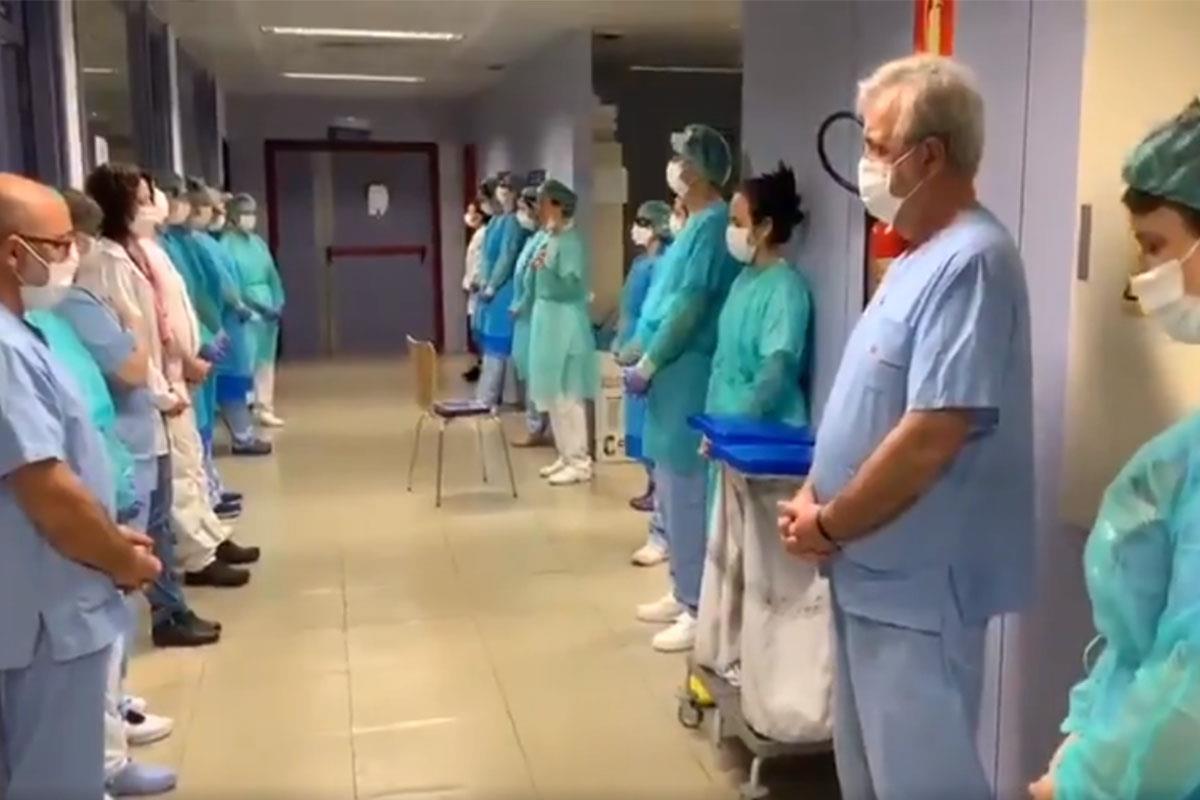 El equipo de Radiología de Alcorcón canta mantras de Yoga para elevar la vibración