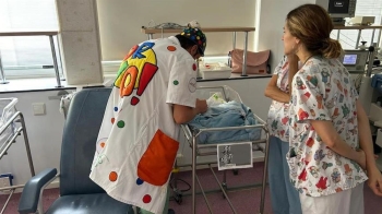 El programa "Te lo cuento yo" utiliza vídeos protagonizados por una menor para reducir el miedo y el estrés antes de las pruebas diagnósticas