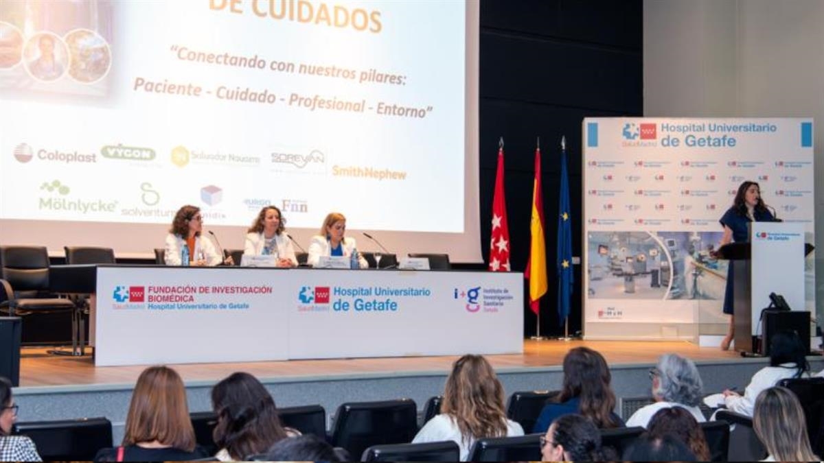 El centro entregó sus 'Premios a los Cuidados de Enfermería'