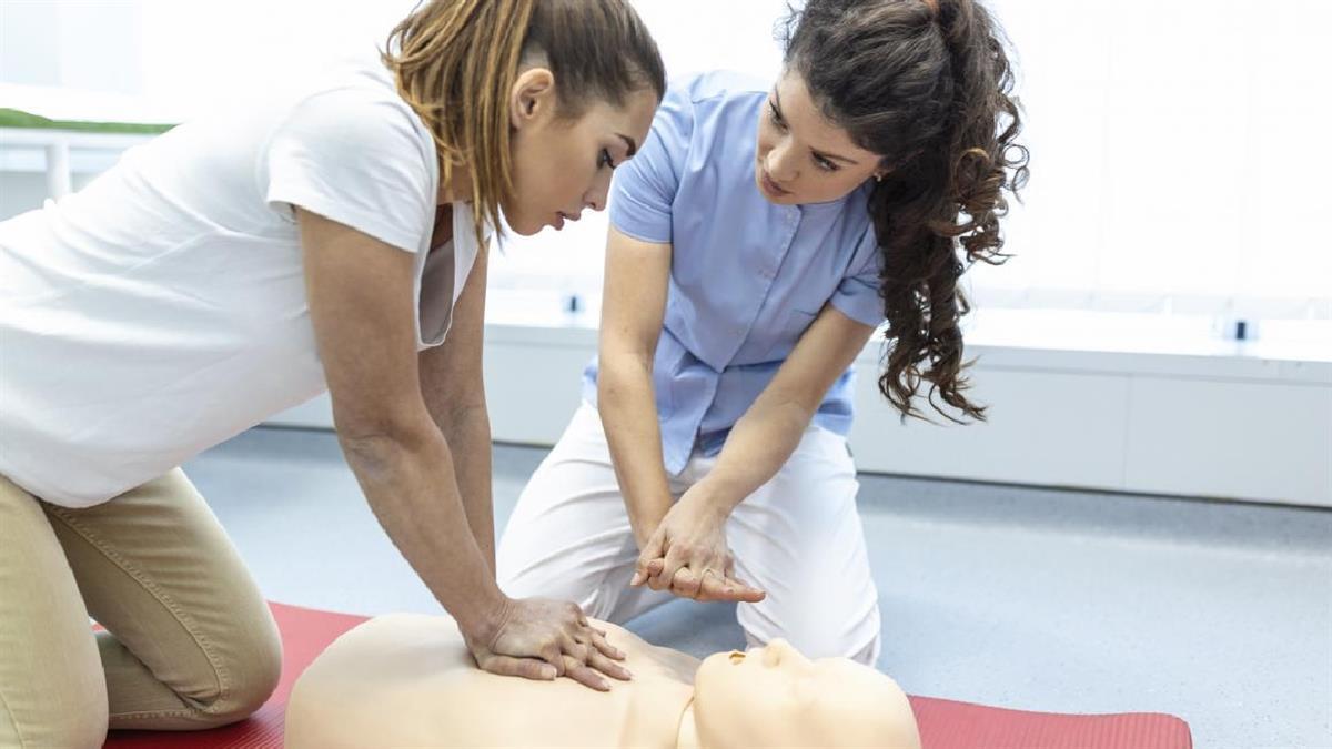 El centro también realizará un taller de primeros auxilios en niños 