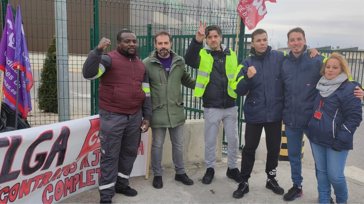 Más de 400 empleados piden mejores condiciones laborales y se echan a las calles
