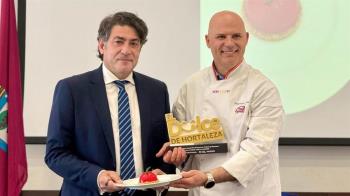 El concejal del distrito, David Pérez, ha anunciado hoy el fallo de este concurso donde se han preseleccionado cinco postres
