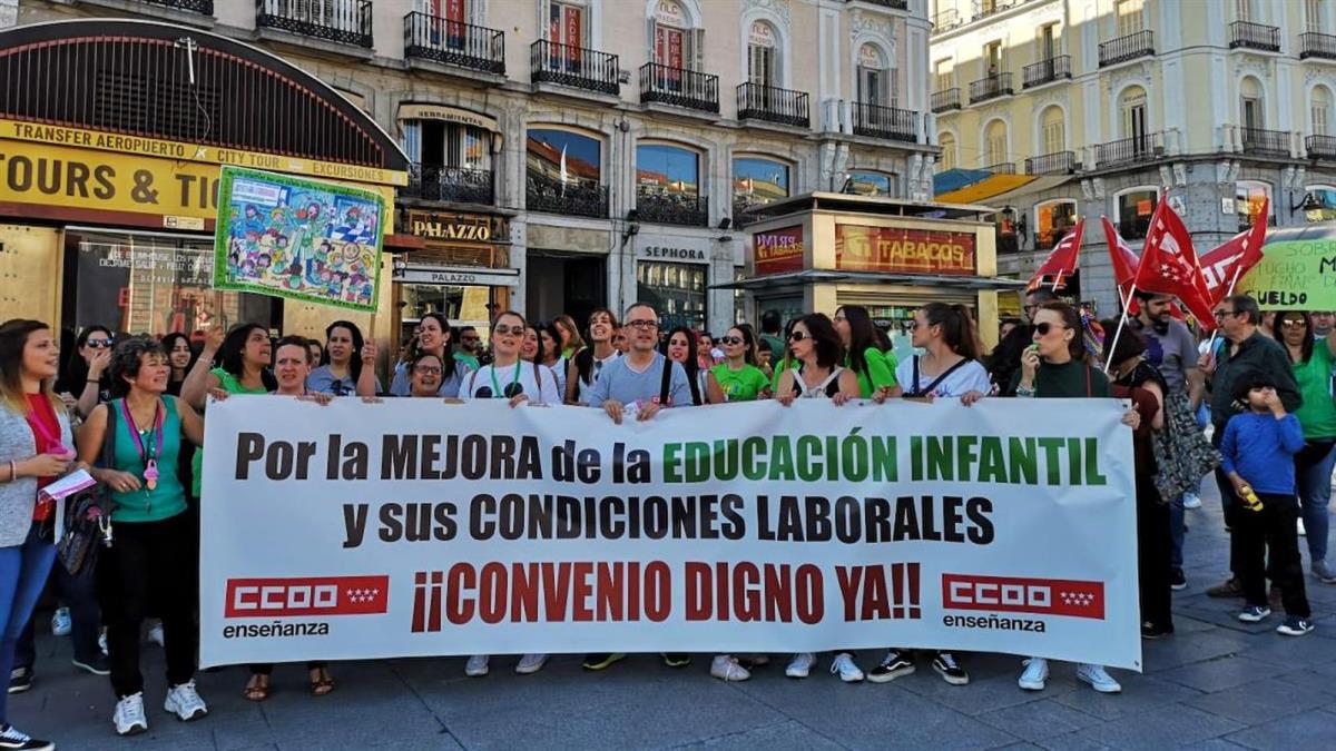 El PSOE logró sacar adelante una moción con el apoyo de toda la oposición que insta a la Comunidad a reducir los ratios y reforzar la financiación