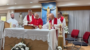 La Parroquia de San Pedro Apóstol acogió una emotiva misa de despedida para el sacerdote que se jubila tras más de seis décadas de servicio pastoral