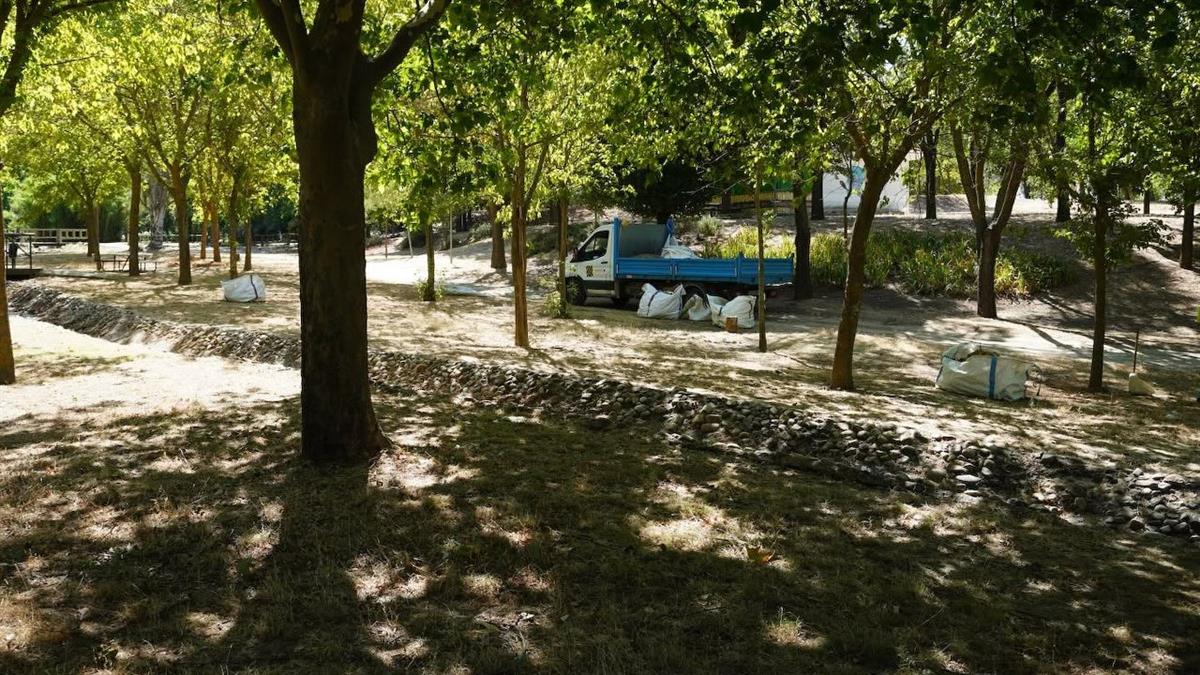 El Ayuntamiento asegura que los trabajos avanzan por fases desde el 1 de julio y pide paciencia a los vecinos mientras las actuaciones llegan a todos los barrios