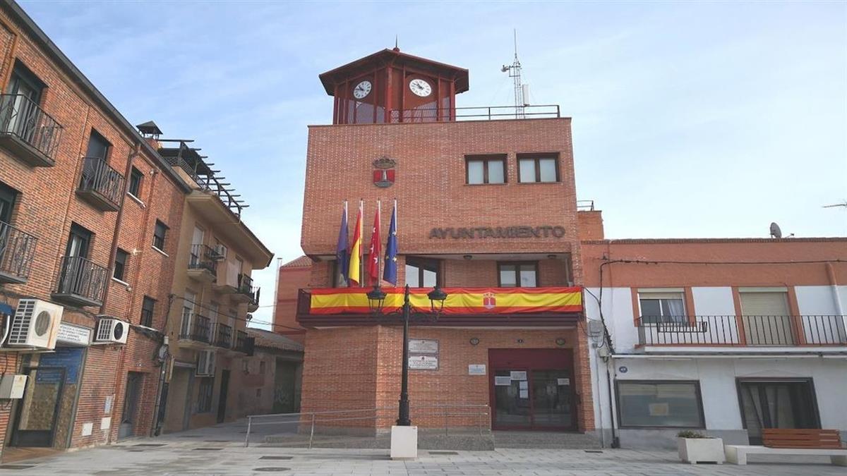 El Ayuntamiento pone el Pabellón Municipal y los medios municipales a disposición de las administraciones