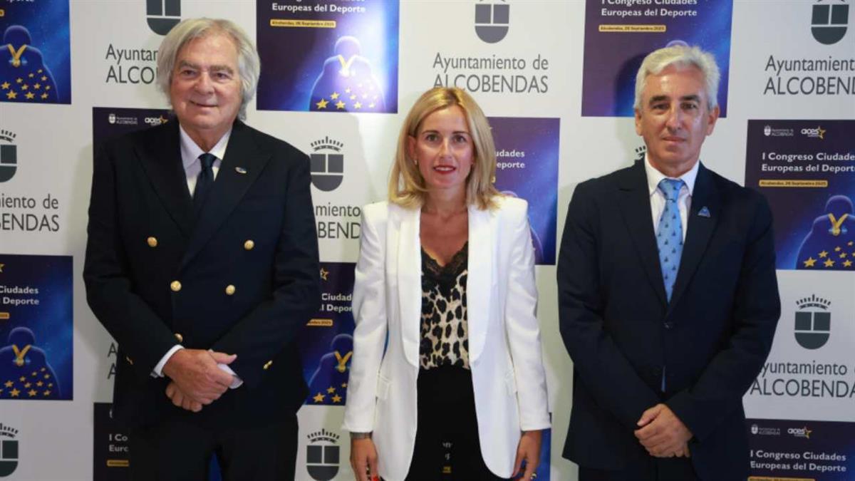 Reunió a alcaldes, concejales y técnicos de deporte de ciudades designadas y aspirantes