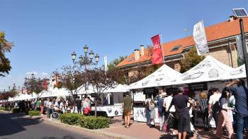 Villaviciosa celebra su primera Feria del Comercio y la Alimentación