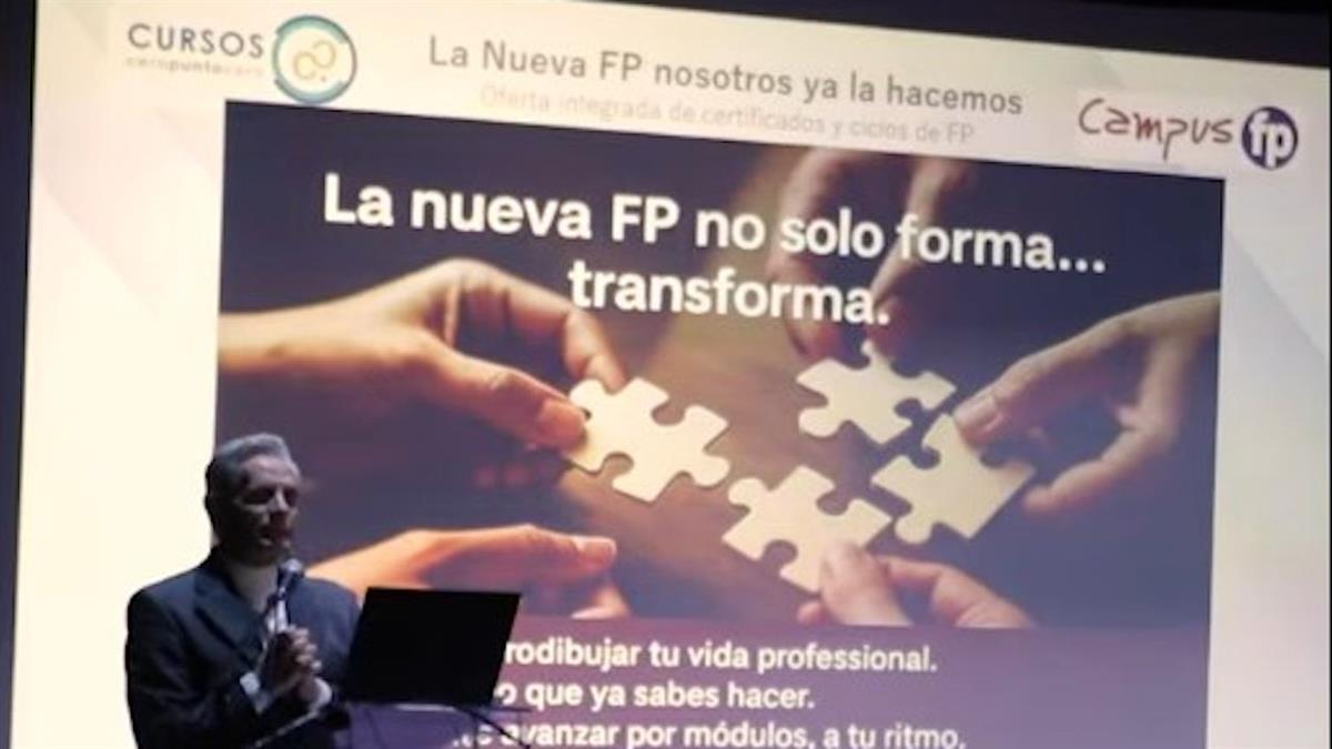 El pasado 29 de octubre el Centro de Artes Escénicas Juan Pérez Zúñiga reunió a empresas, ponentes y vecinas