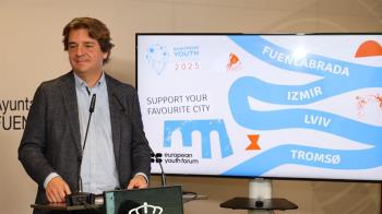 El alcalde Javier Ayala aprovechó la celebración del II Pleno Joven de Fuenlabrada para pedirles su ayuda y conseguir el objetivo 
