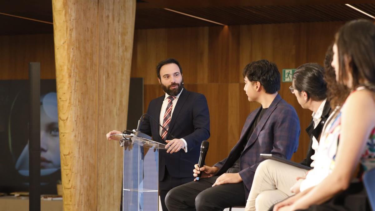 El concejal Ángel Niño ha clausurado este programa que cuenta ya con 29 embajadores de la capital que tienden puentes entre ambos continentes
